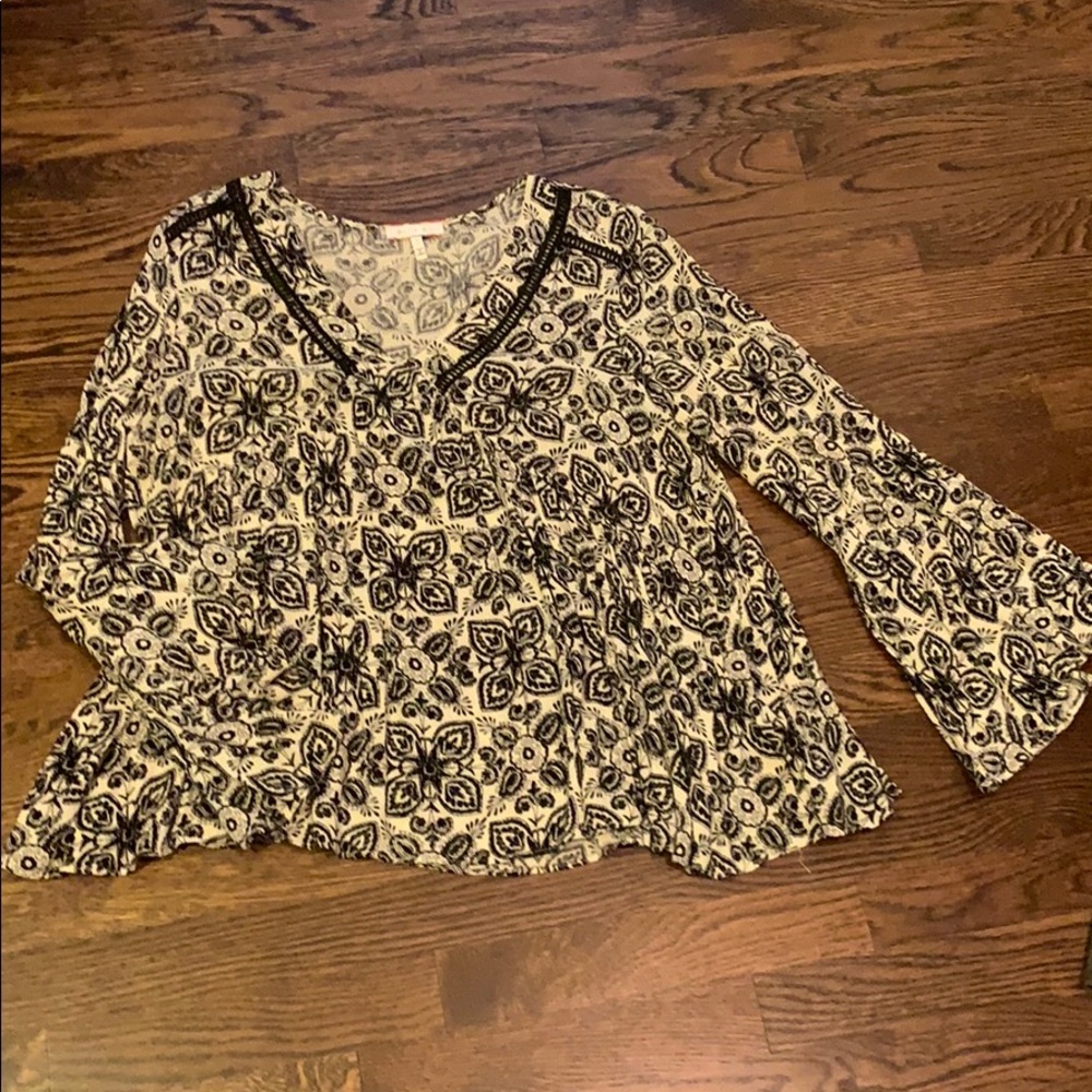 Black and white blouse.